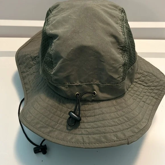 RealTree Camouflage Green and Orange Logo Bucket hat with chin/neck strap OS - Picture 4 of 8